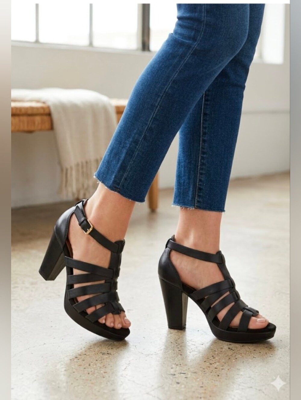 Easy Spirit Black Leather Women's Strappy Heeled Sandals 7M